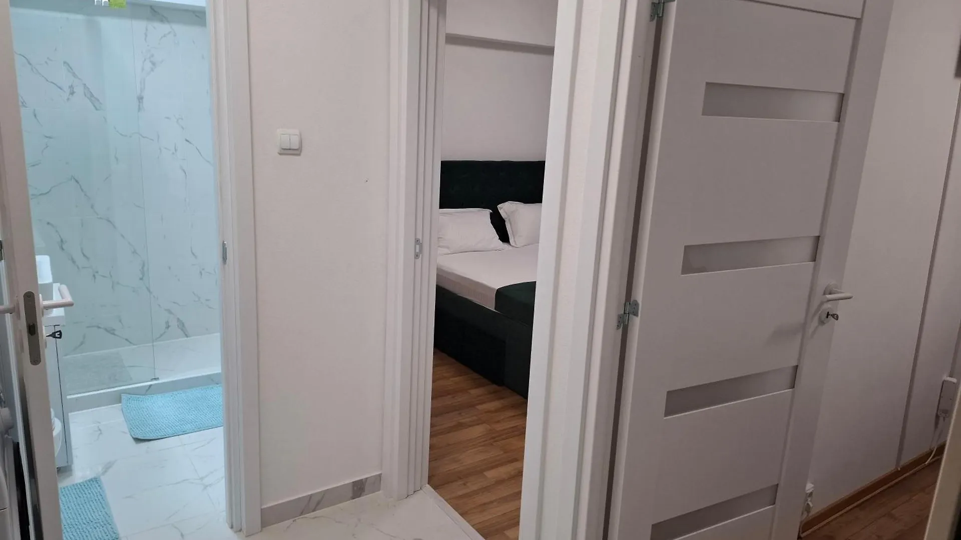 Apartment, 3 rooms, nearby Piata Victoriei and Gara de Nord Bucharest 0*,  Romania