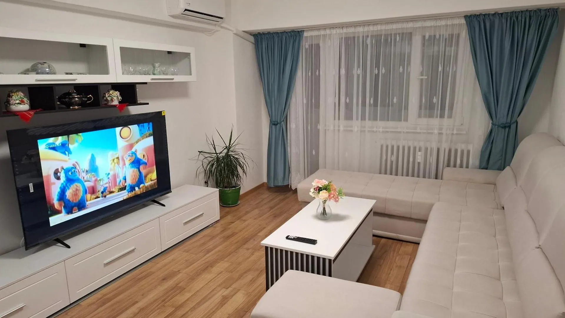 Apartment, 3 rooms, nearby Piata Victoriei and Gara de Nord Bucharest 0*,  Romania