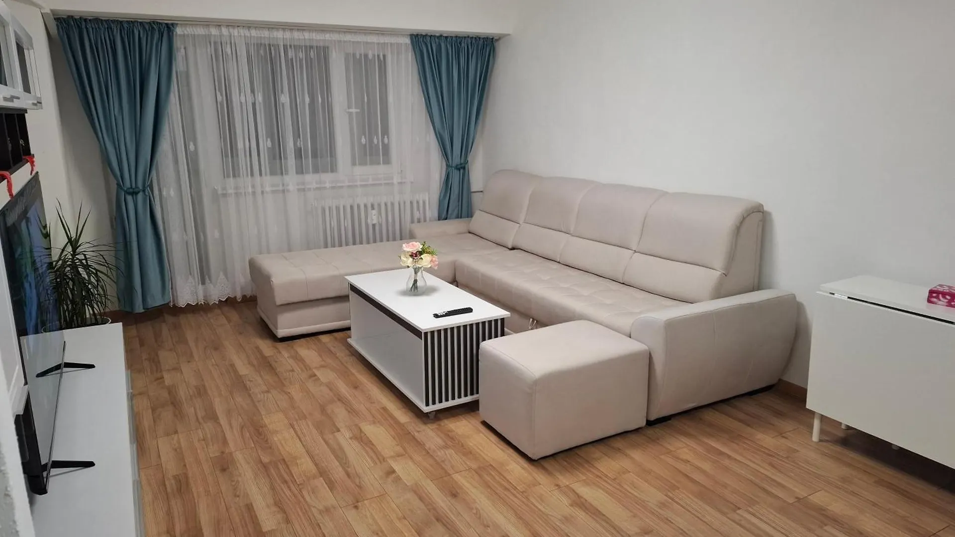 Apartment Apartment, 3 rooms, nearby Piata Victoriei and Gara de Nord Bucharest Romania