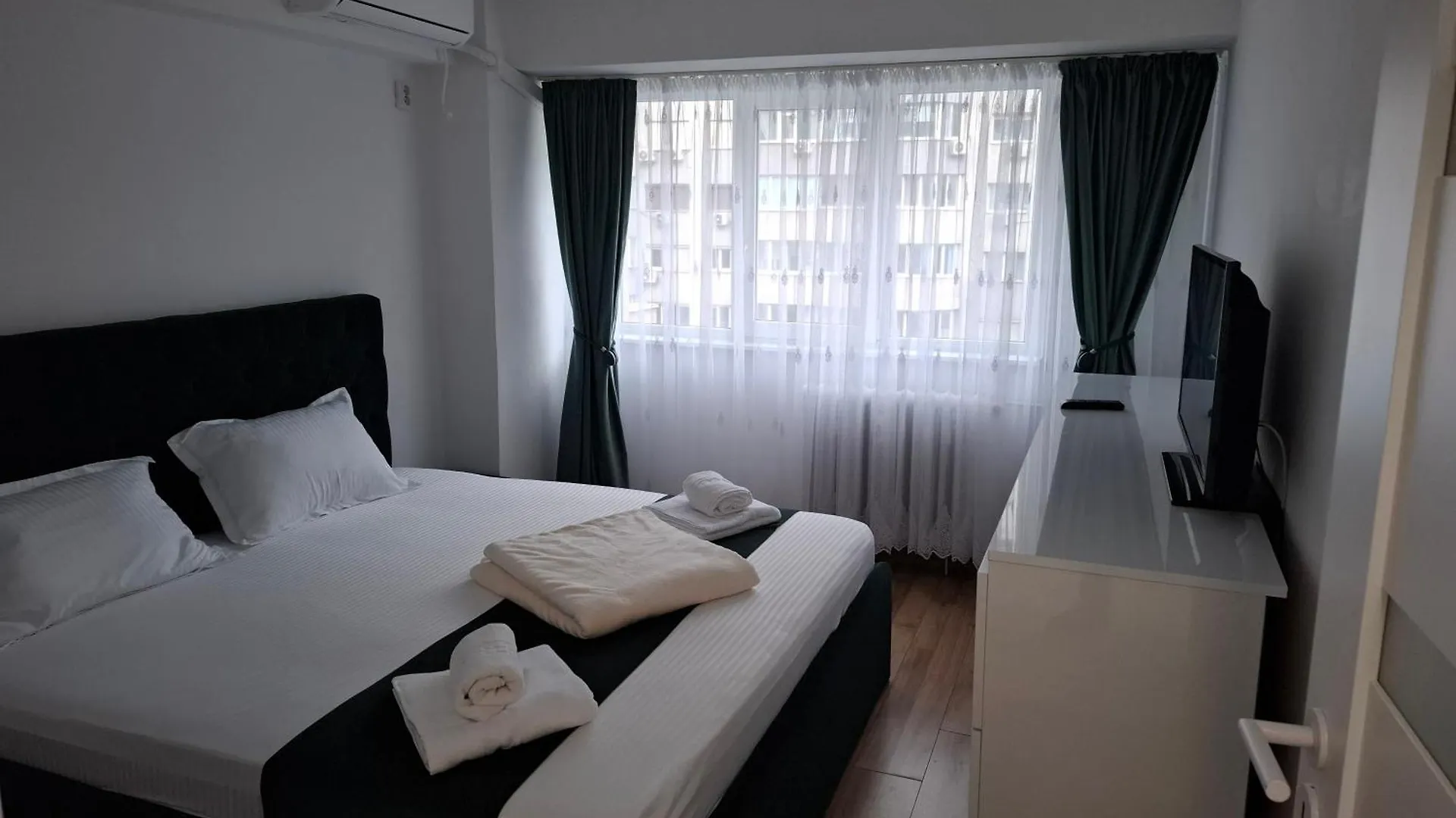Apartment, 3 rooms, nearby Piata Victoriei and Gara de Nord Bukurešť Apartmán